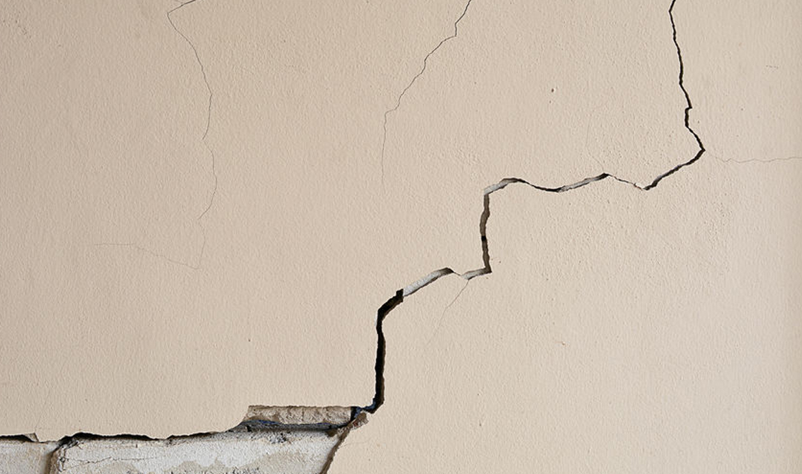 Wall crack